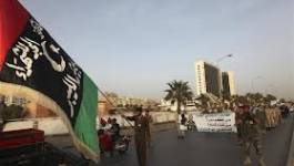 Des manifestants chassent des milices islamistes de Benghazi