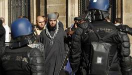 Des salafistes manifestent à Paris, une centaine d'interpellations