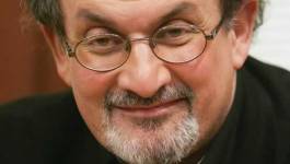 La tête de Salman Rushdie mise à prix à 3,3 millions de dollars par l'Iran