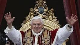 Le pape Benoît XVI démissionne de son pontificat