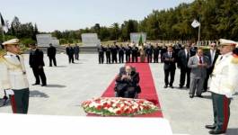 Abdelaziz Bouteflika fait sa première sortie au carré des martyrs d'El Alia