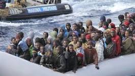 Italie: un millier de migrants sauvés en Méditerranée en 24 heures