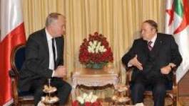 Le président Bouteflika reçoit Jean-Marc Ayrault, Premier ministre français