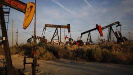 Le pétrole poursuit sa chute et approche le seuil des 40 dollars à New York