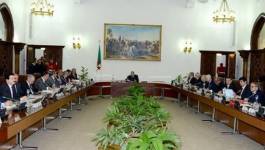 Le Conseil des ministres approuve l'avant-projet de constitution