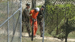 Deux détenus algériens oubliés dans la prison militaire de Guantanamo