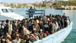 Des centaines de migrants de la Libye et la Tunisie arrivent en Italie