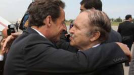 La réponse de Sarkozy à Bouteflika : il reçoit les harkis et les pieds-noirs à son retour d'Alger
