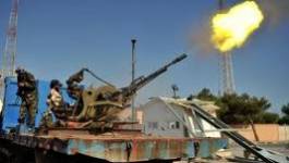 Libye : aux portes de Syrte, les rebelles tentent de négocier avant l'assaut