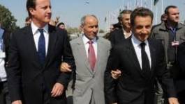 Sarkozy et Cameron accueillis en héros, les forces du CNT à Syrte