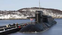 Sous-marin russe : pas de menace de fuite radioactive, selon les autorités