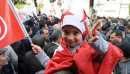 Des milliers de Tunisiens sur l'avenue Bourguiba pour fêter la révolution