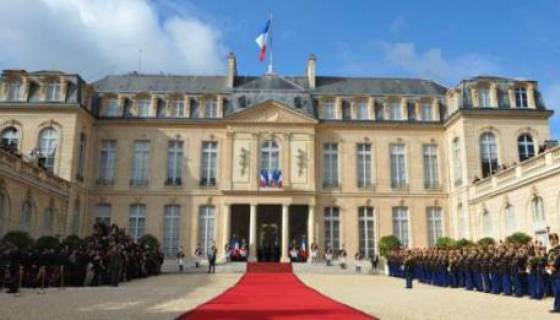 Le président François Hollande reçoit Ramtane Lamamra et Bouchouareb