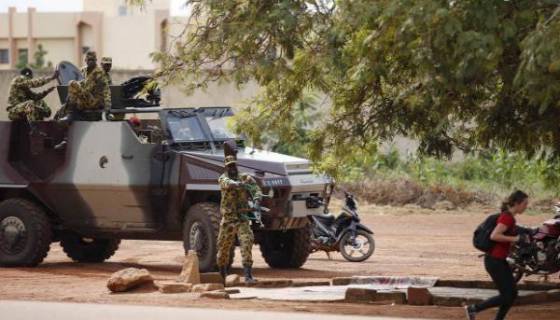 Burkina Faso : des terroristes attaquent un hôtel et un restaurant à Ouagadougou