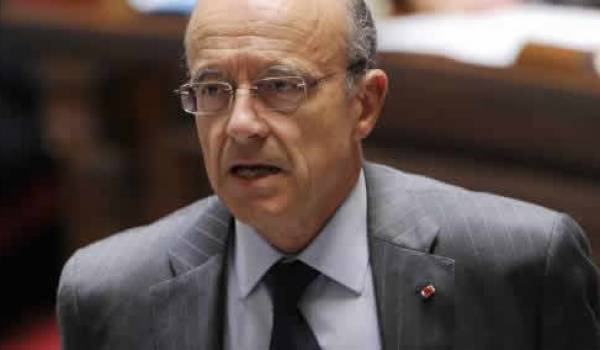 Le ministre des Affaires étrangères Alain Juppé suspend le cessez-le-feu au retrait de Kadhafi de la vie politique en Libye.