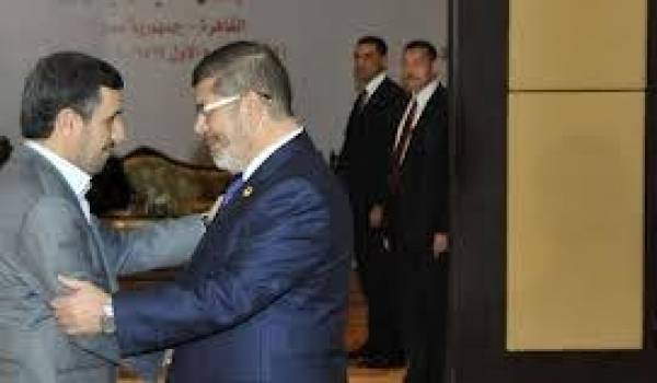 Les présidents Ahmadinadjad et Morsi.