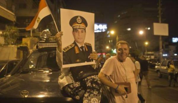 Des milliers d'Egyptiens sont sortis saluer le putsch des militaires. 