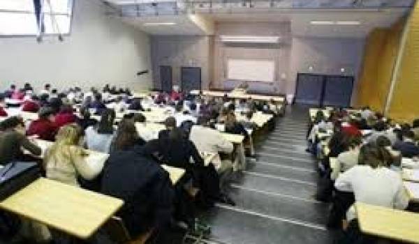 Les étudiants de l'université d'Alger dénoncent.