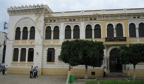 A l'université d'Annaba, certains enseignants acceptent d'être traînés dans la boue