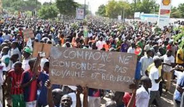 Les Burkinabé veulent du changement et le départ du président.