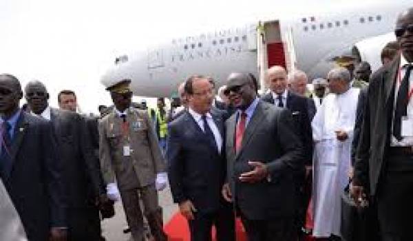 François Hollande sur les terres africains. 