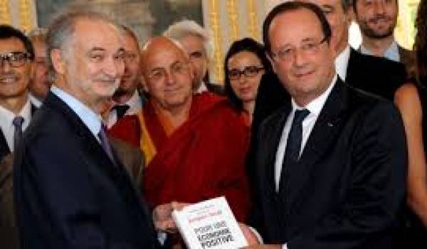 Attali prodigue sa vision à Hollande.