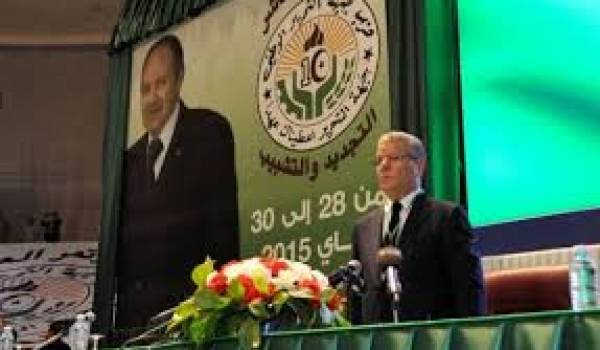 L'ombre des frères Bouteflika a plané sur le congrès.