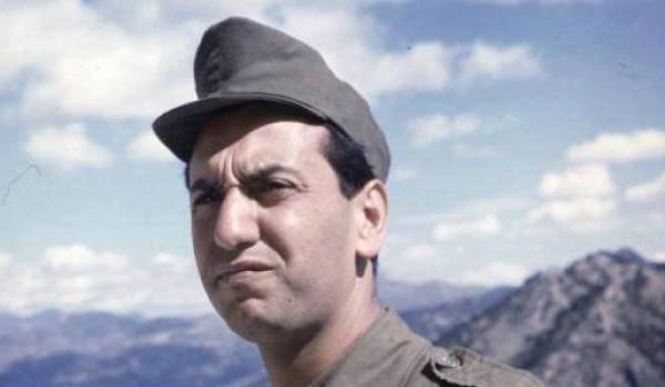 Hocine Aït Ahmed. Photo prise en 1963, quelque part sur les hauteurs du Djurdjura.