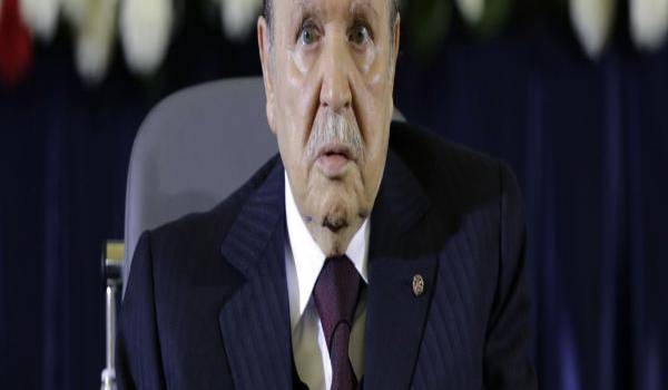 Malgré la paralysie de l'Etat et les risques d'explosion sociale, Bouteflika et son clan ne comptent pas lâcher prise.