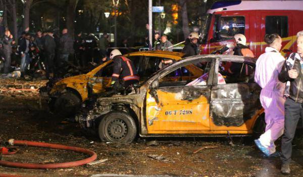 l'attentat à la voiture piégée qui a fait 37 morts dimanche dernier à Ankara