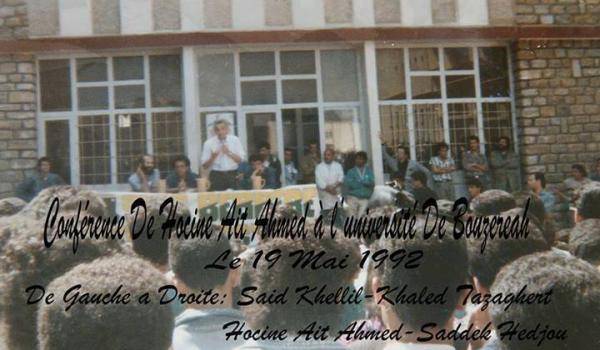 Hocine Aït Ahmed à l'université de Bouzaréah. Photo Saddek Hadjou.