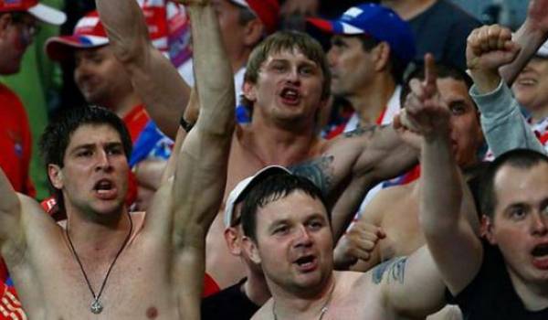 Les supporters russes pointés pour leur comportement.