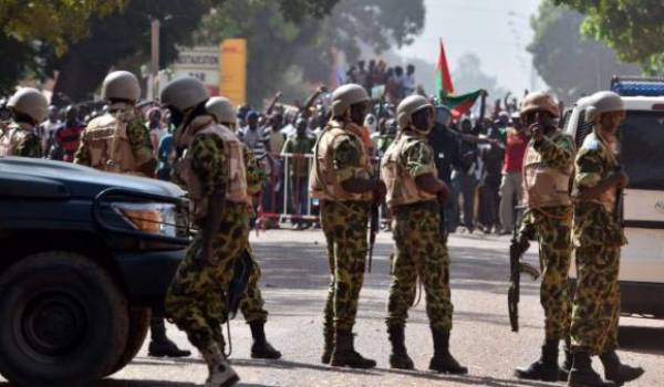 L'armée du Burkina confrontée au terrorisme islamiste.