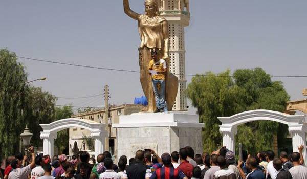 La statue de Kahena dans l'Aurès.