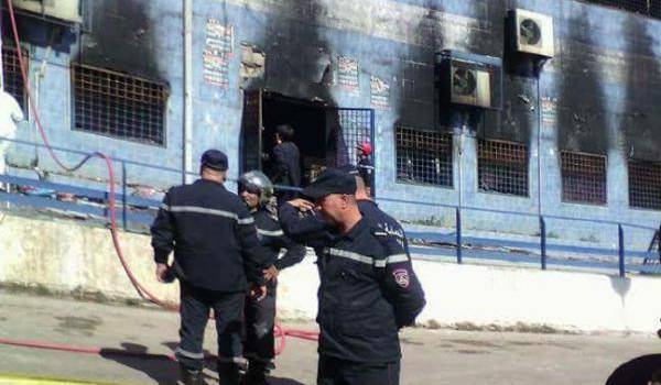 Le centre commercial a été ravagé par les flammes. Photo : Nour-Eddine Merabet.