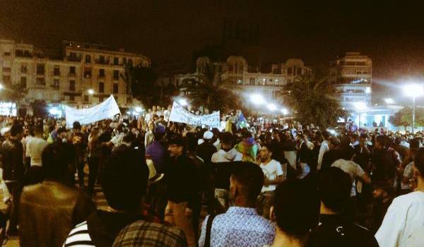 Rassemblement dimanche soir à Casablanca encerclé par les policiers.