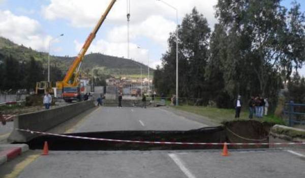 Le pont effondré. Photo Siwel.