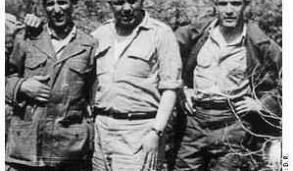 Le colonel Sadek, Abane Ramdane et Larbi Ben M'hidi quelque part au maquis de Kabylie en 1956