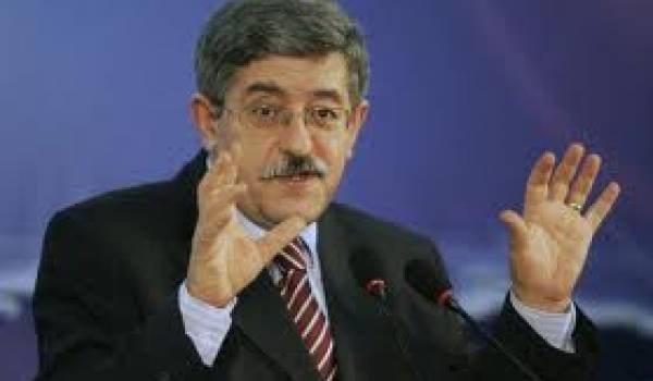 Ahmed Ouyahia, Premier ministre.